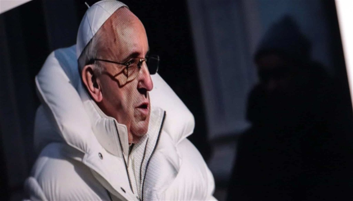 Fake-Fotos vom Papst: Warum es immer mehr Deepfakes gibt